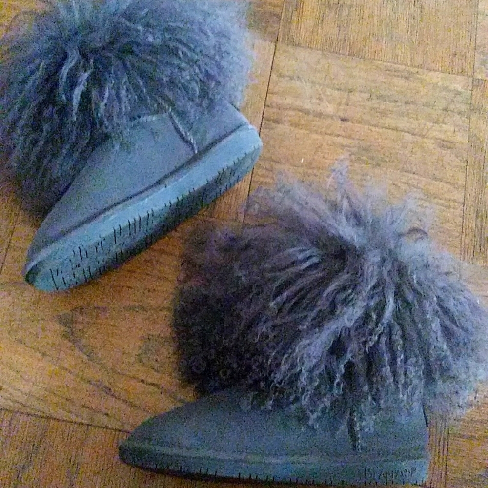 Bearpaw boots size 8